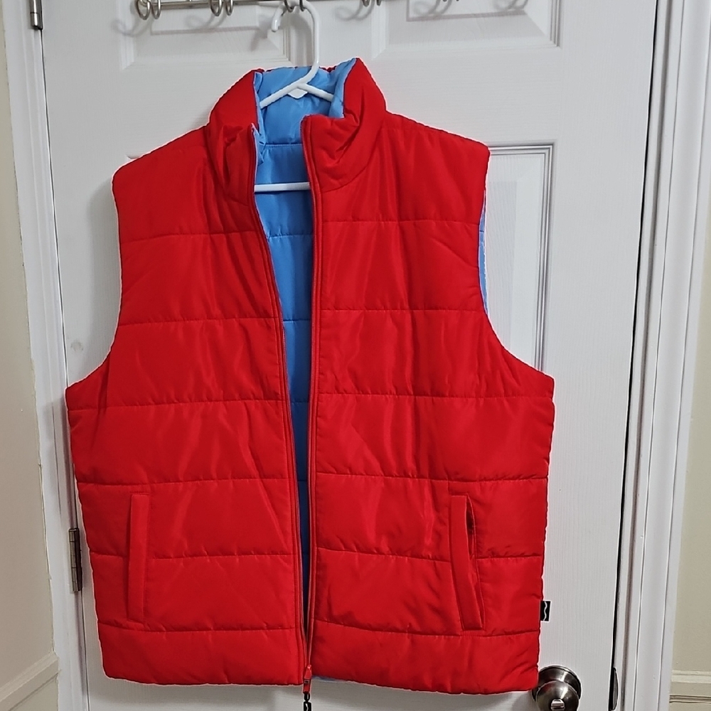 Kohl's Mens Reversable Puffer Vest. Vibrant Red And Blue. Size XL.